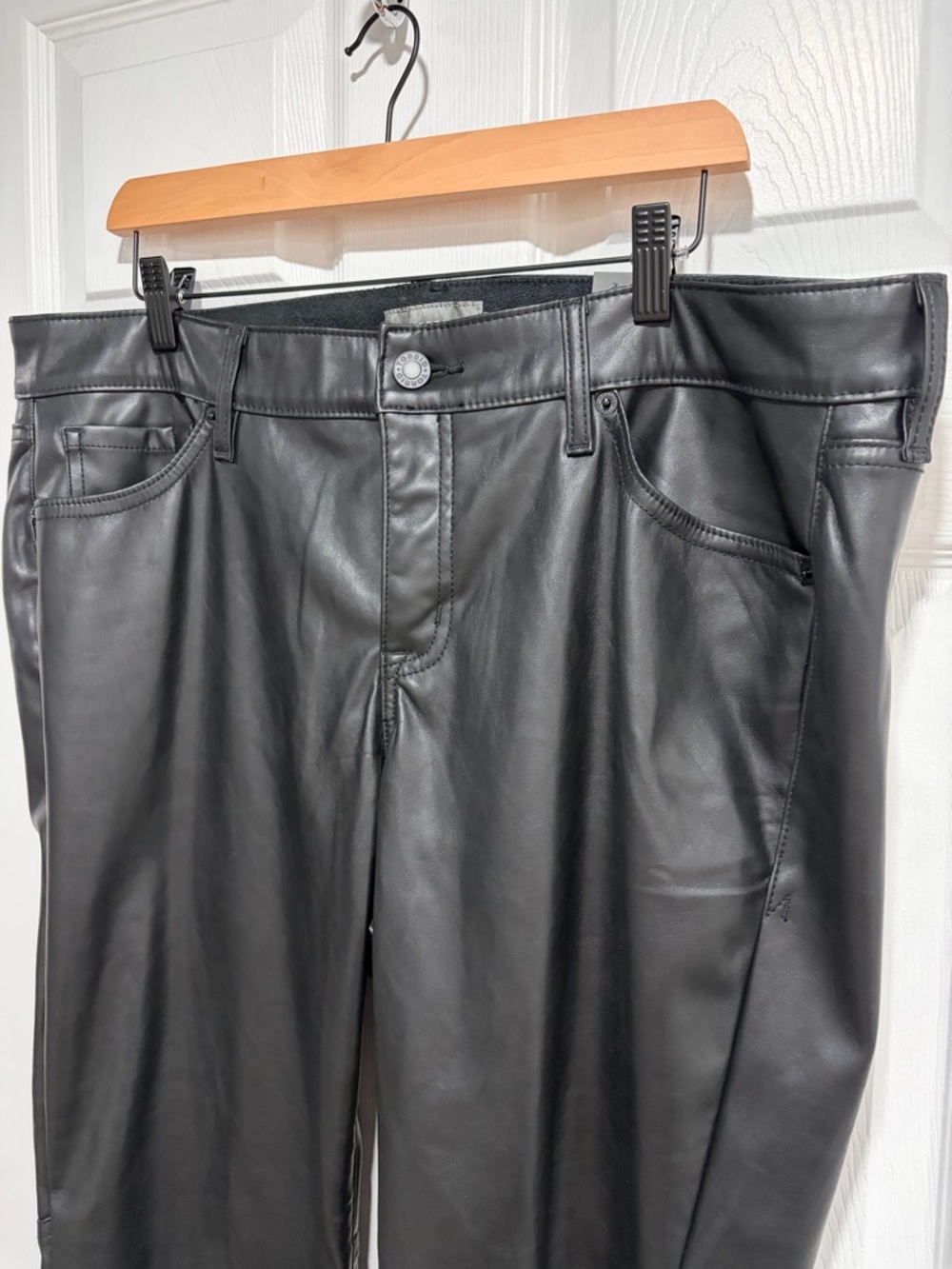2/$30 torrid Deep Black Perfect Skinny Faux Leather High Rise Pants 16 Short NWT - Picture 3 of 10